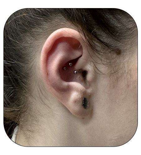 piercing-conch en oreja, piercing en Mollet del Vallès, Barcelona