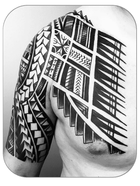 pecho y hombro maori hecho en The last gallery tattoo Mollet del Vallès, Barcelona