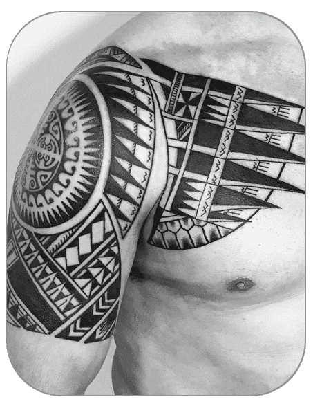 pecho y hombro maori hecho en The last gallery tattoo Mollet del Vallès, Barcelona