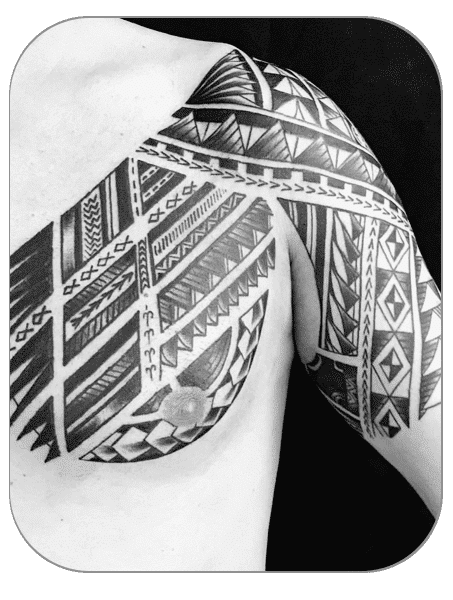 pecho y hombro maori hecho en The last gallery tattoo Mollet del Vallès, Barcelona