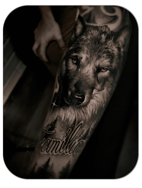 tattoo lobo hecho familia por Deivid en The last Gallery tattoo en Mollet del Vallès, Barcelona