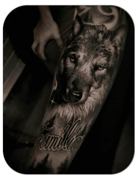 tattoo lobo hecho familia por Deivid en The last Gallery tattoo en Mollet del Vallès, Barcelona