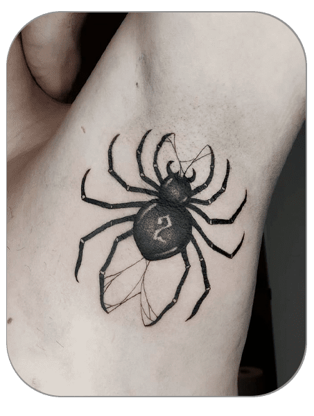 Tatuaje araña estilo BlackWork hecho por Marc en The last gallery tattoo Mollet del Vallès, Barcelona