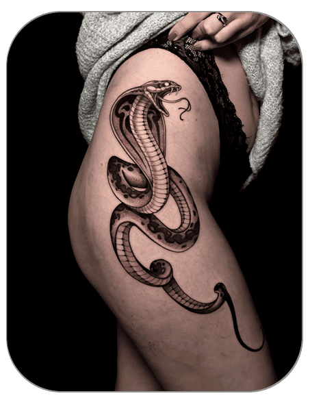 Tatuaje de serpiente estilo BlackWork hecho por Marc en The last gallery tattoo Mollet del Vallès, Barcelona