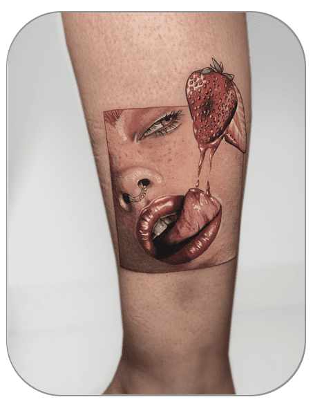 tatuaje viñeta de mujer estilo micro realista color hecho por Alice en the last gallery tattoo studio Mollet del Vallès, Barcelona, tatuaje fino y elegante